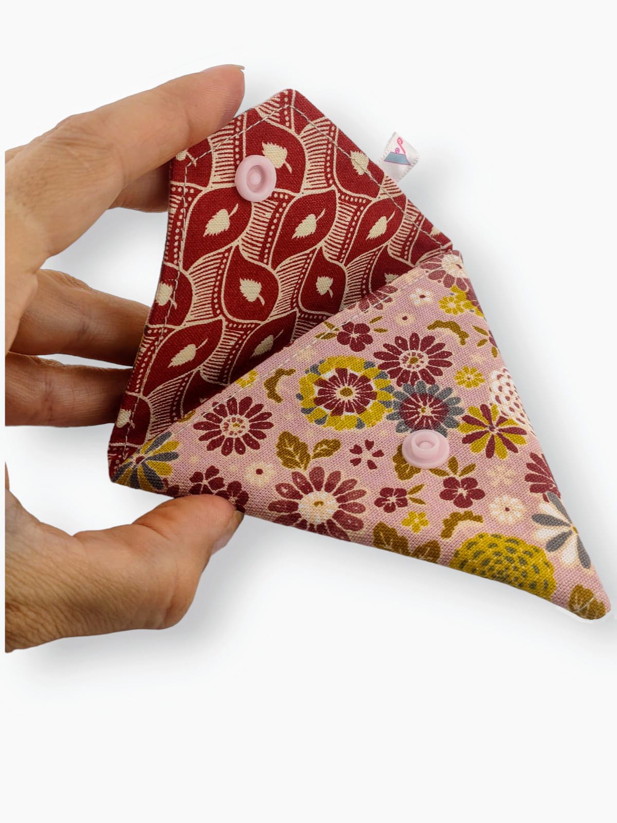 Monedero triangular flores rosa